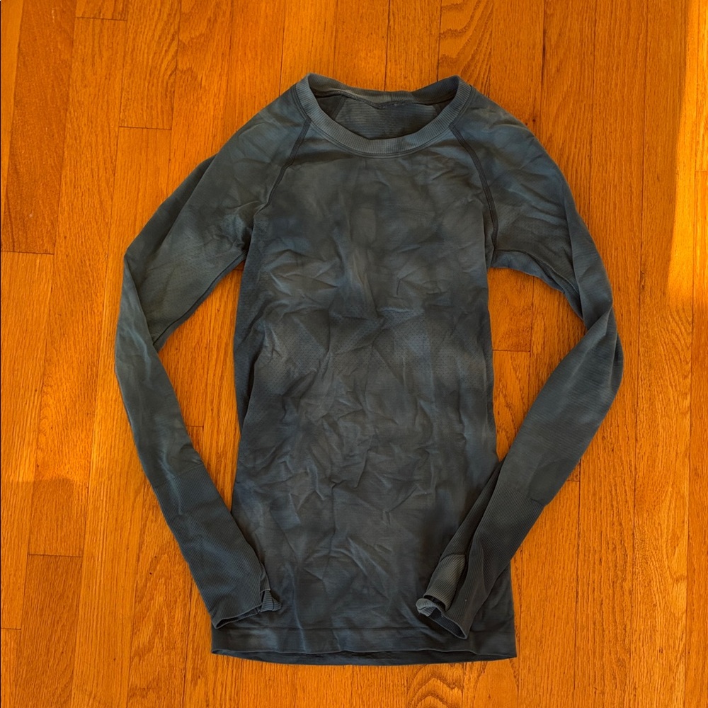 SOLD: lululemon athletica diamond dye limited edition blue long sleeve swiftly